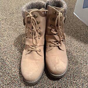 American Eagle Outfitters Tan Lace Up Boots with Plush Lining